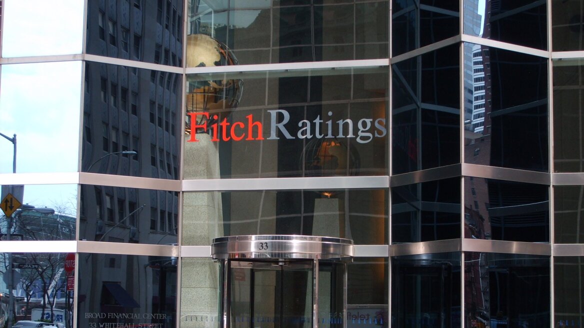 Fitch: Η πολιτική αβεβαιότητα αυξάνει τους κινδύνους για τη ρευστότητα των ελληνικών τραπεζών 
